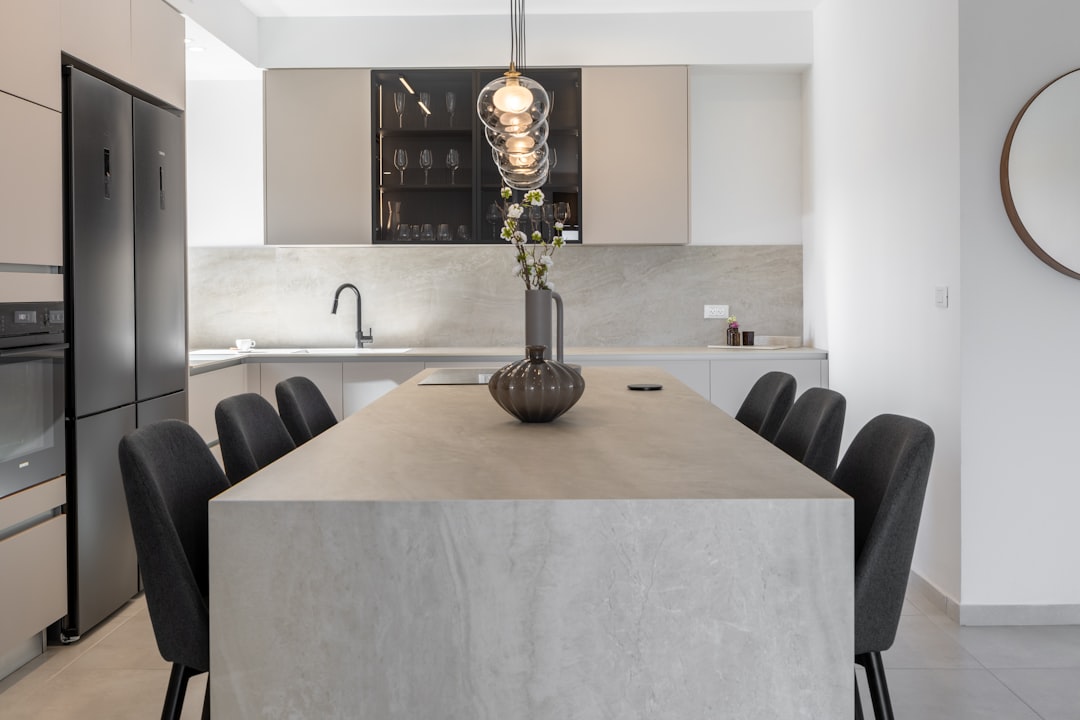 Planning a countertop remodel in Lakewood, CA